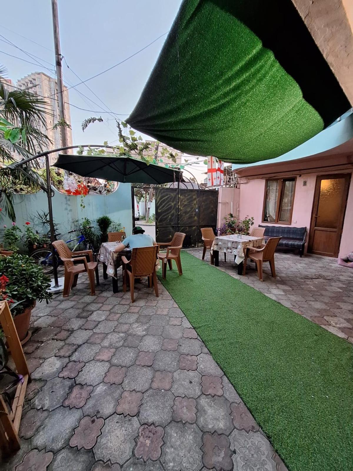 Nino And Ali Apartment Batumi Exterior photo